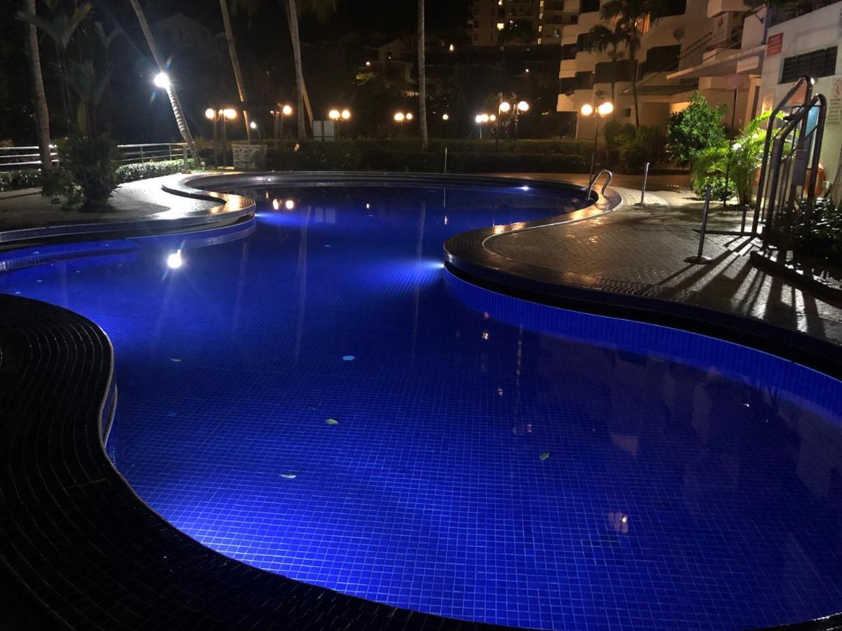 Beach Resort Home Stay Sri Sayang Apartment Batu Ferringhi 2Bedroom Eksteriør bilde